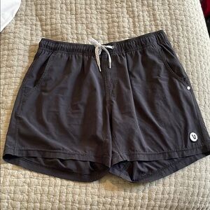 Vuori Men’s Black Kore Shorts 5” Inseam Size L